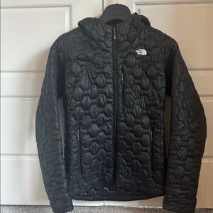 The North Face Black Puffer Jacket with Quilted Design
